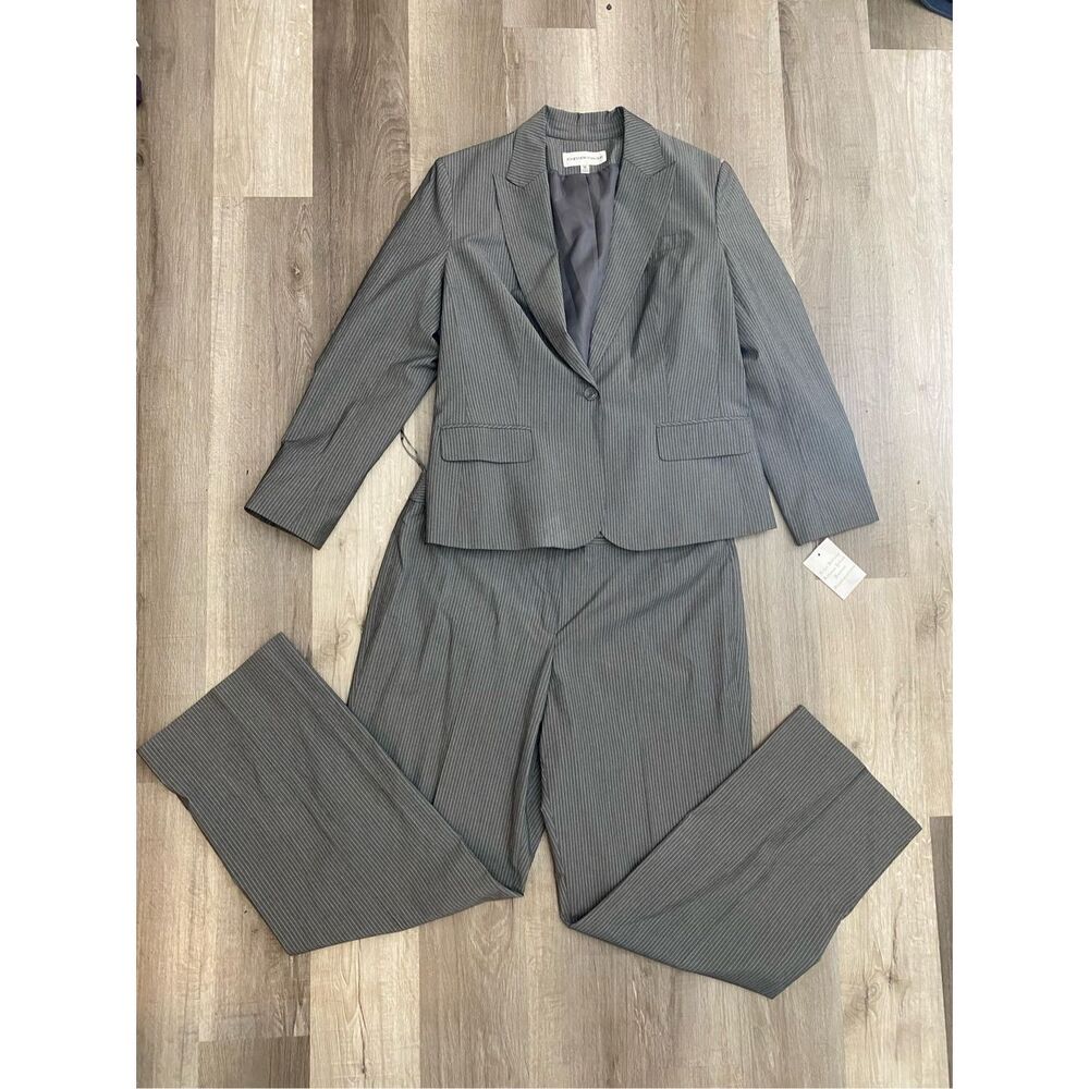 Jones New York Gray Pinstripe Women's Pant Suit